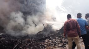 Le site du crash d'un avion Boeing Air India en Inde le 12 juin 2025