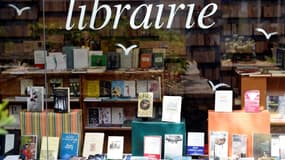 La maire de Paris Anne Hidalgo annonce "une initiative commune", avec d'autres villes, "pour autoriser la réouverture des librairies indépendantes", fermées pour cause de confinement