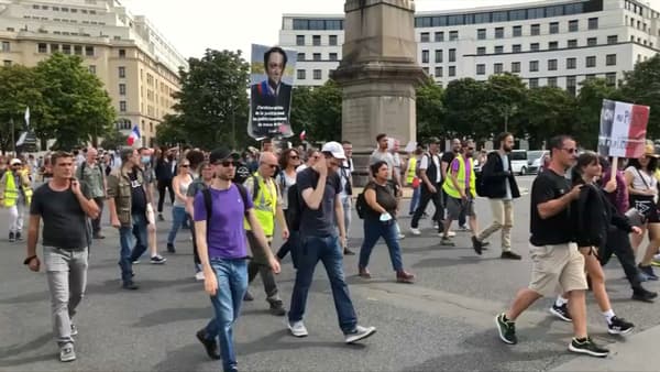 Les manifestants à Paris, ce 21 août. Les manifestants à Paris, ce 21 août.