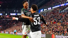 Myles Lewis-Skelly et Ethan Nwaneri lors de PSV Eindhoven-Arsenal, le 4 mars 2025 en Ligue des champions