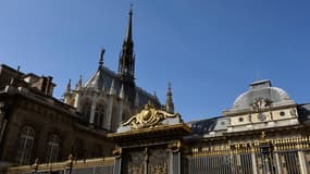Le procès d'une filière d'acheminement de jihadistes s'ouvre mardi à Paris.