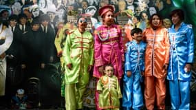 Des gens déguisés en Beatles à Mexico le 28 novembre 2015