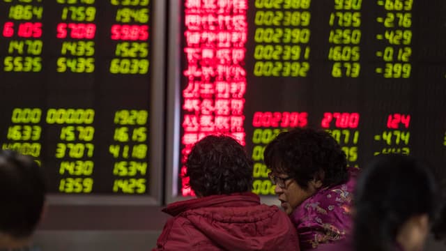 Pour la 2ème fois de la semaine, la Bourse Chinoise a du fermer ses portes prématurément après un nouveau mouvement de panique boursière. La séance du jour n'aura duré que... 857 secondes !
