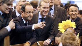 François Hollande répondant à des questions d'enfants, sur le Salon de l'agriculture, le 23 février
