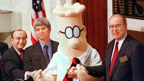 Une mascotte à l'effigie du personnage de Dilbert en 1999