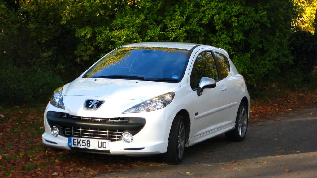 Une Peugeot 207 britannique Une Peugeot 207 britannique