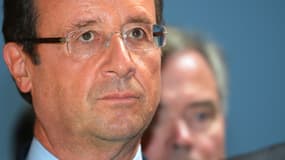 La communauté politique a unanimement condamné la révélation de l'opération de François Hollande, alors que celui-ci n'était pas encore candidat aux primaires socialistes.