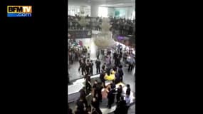 Chine : les funérailles de la femme happée par un escalator tournent mal