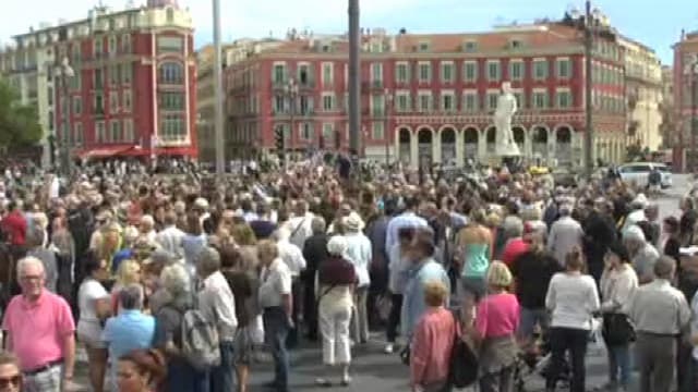De nombreux Niçois ont commencé à se réunir en début d'après-midi, ce lundi.
