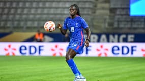 Griedge Mbock sous le maillot de l'équipe de France en 2022.
