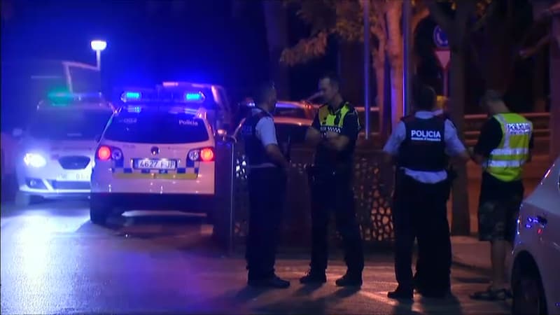 Policiers à Cambrils, dans la nuit de jeudi à vendredi.