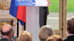 François Fillon lors de ses voeux à la presse, à Matignon. Le Premier ministre est entré lundi en campagne en concentrant ses attaques sur François Hollande. /Photo prise le 9 janvier 2012/REUTERS/Charles Platiau