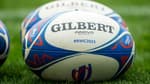 Un ballon de rugby.
