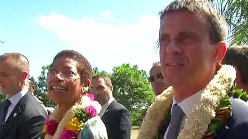 Manuel Valls en déplacement à Mayotte, ce samedi.