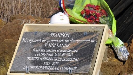 La stèle marquant la "trahison" de François Hollande a été jugée non conforme par le site d'enchères ebay.