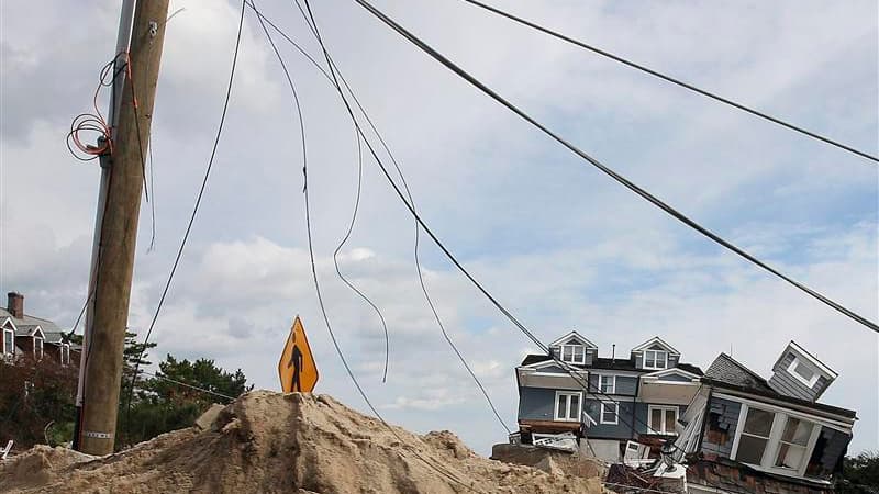 Dans le New Jersey. Le bilan des victimes enregistrés aux Etats-Unis et au Canada après le passage de l'ouragan Sandy qui a balayé la côte est du continent américain cette semaine a atteint au moins 110 morts samedi. /Photo prise le 2 novembre 2012/REUTER