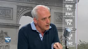 Poutou: "Il faut accueillir les migrants, il y a des millions de logements vides"