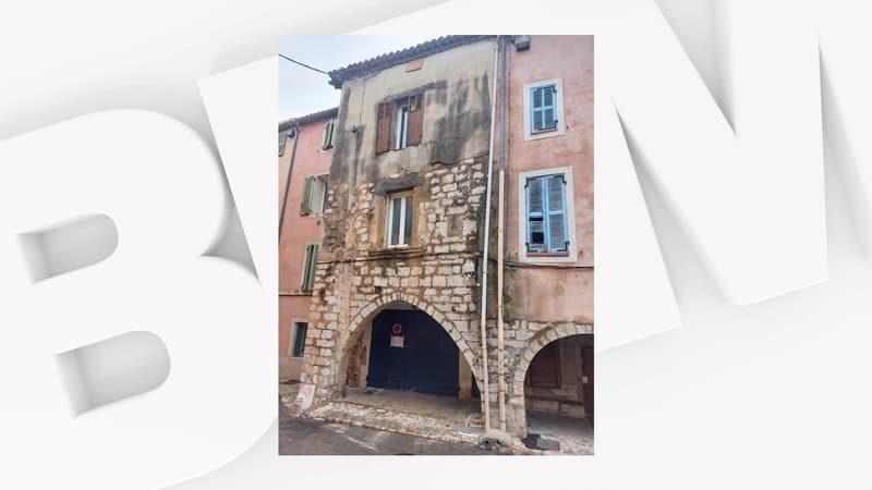 Le plancher d'une maison s'est effondré à Saint-Maximin (Var), entraînant l'évacuation de la rue.