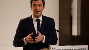 Le ministre de la Santé Olivier Véran à Paris, le 7 janvier 2021