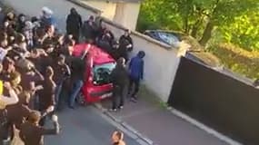 Manifestation devant le domicile de Neymar, le 3 mai 2023