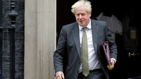 Le Premier ministre britannique Boris Johnson sort du 10 Downing Street, le 23 septembre 2020 à Londres