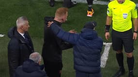 Will Still, entraîneur de Lens, et Jean-Louis Gasset, coach de Montpellier, après leur expulsion commune par l'arbitre lors du match de la 20e journée de Ligue 1, 31 janvier 2025