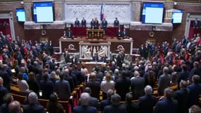 Une minute de silence à l'Assemblée nationale le 1er octobre 2024 en la mémoire de Philippine, avant la déclaration du Premier ministre Michel Barnier.