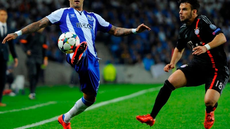 Ricardo Quaresma face à Juan Bernat