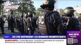 Retraites: à Paris, les CRS dispersent les derniers manifestants de la place d'Italie