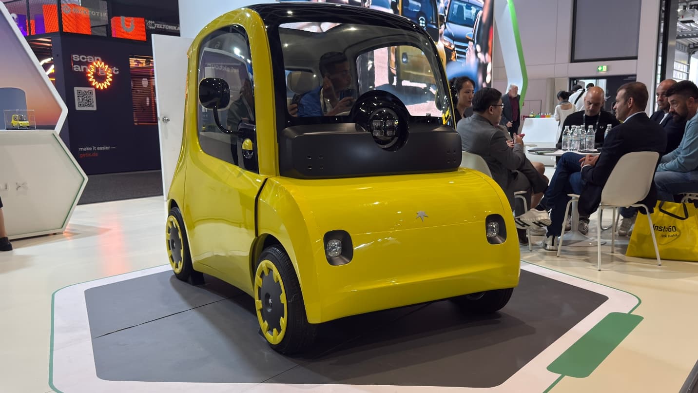 L'Astraux est une micro-voiture sans permis électrique...