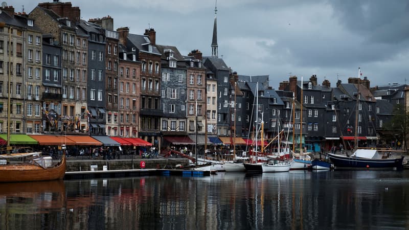 Le port de Honfleur (illustration).