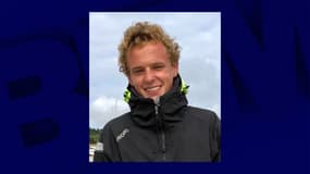 Stanislas est mort dans un accident en mer, lors d'un stage de kitesurf en avril 2019 dans l'archipel de Glénan.