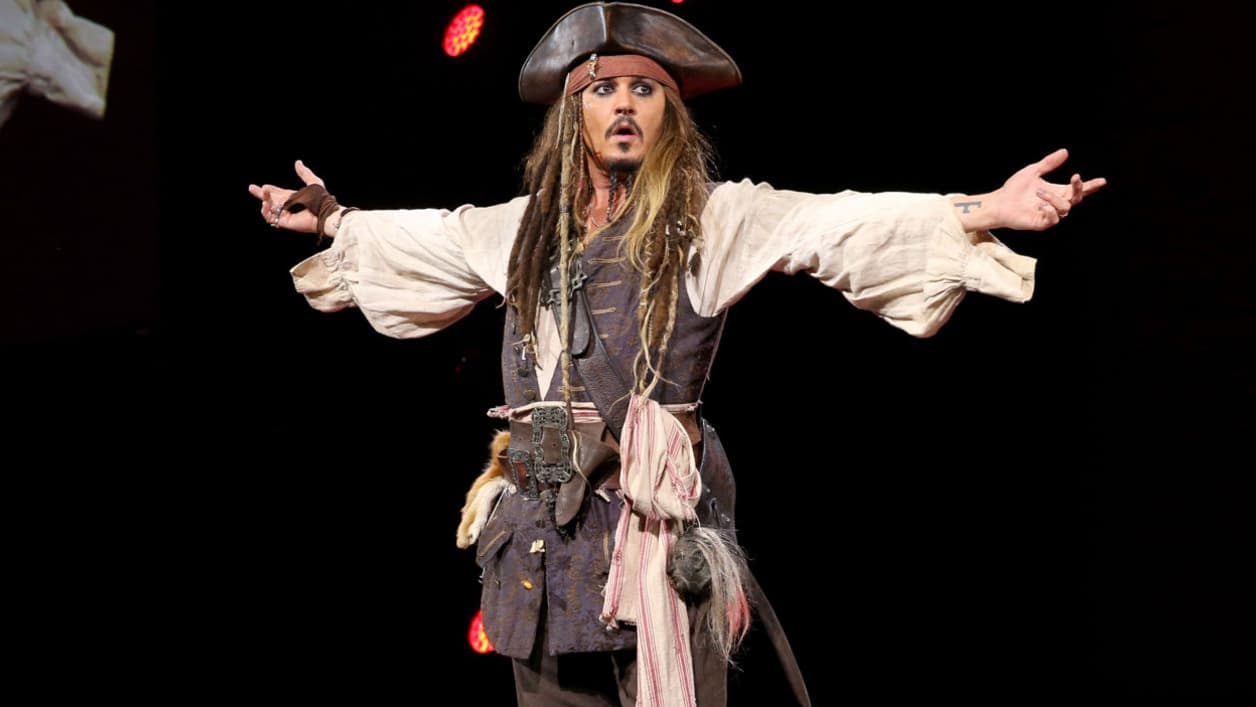 Johhny Depp déguisé en Jack Sparrow à Anaheim en 2015 Johhny Depp déguisé en Jack Sparrow à Anaheim en 2015