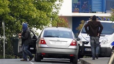 A Bayonne, jeudi, sur les lieux de l'arrestation du chef militaire présumé de l'ETA. Mikel Kabikoitz Karrera Sarobe, dit "Ata", ainsi que son adjoint présumé et trois autres membres ou proches de l'organisation séparatiste basque arrêtés jeudi au Pays bas