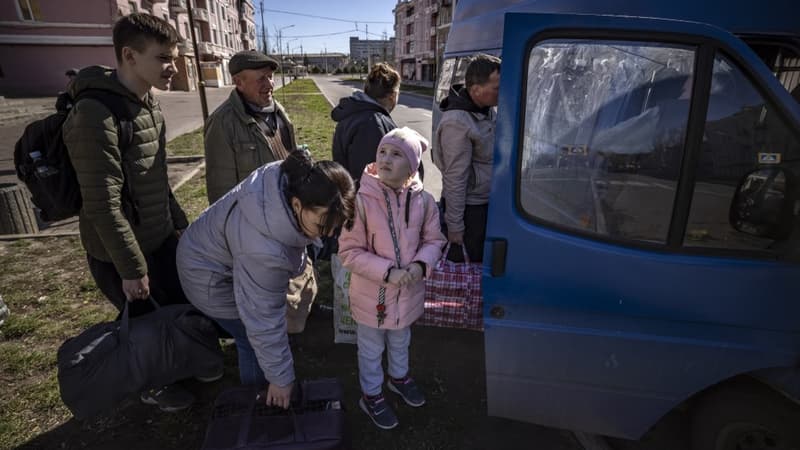 Ukraine: les évacuations se poursuivent à Kramatorsk, au lendemain de l'attaque sur la gare