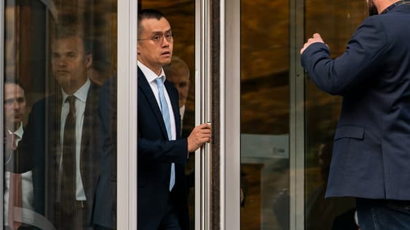 Changpeng Zhao, patron de Binance, quitte le tribunal de district des États-Unis le 21 novembre 2023 à Seattle, Washington. 