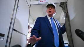 Donald Trump dans l'avion Air Force One, le 6 juin 2025