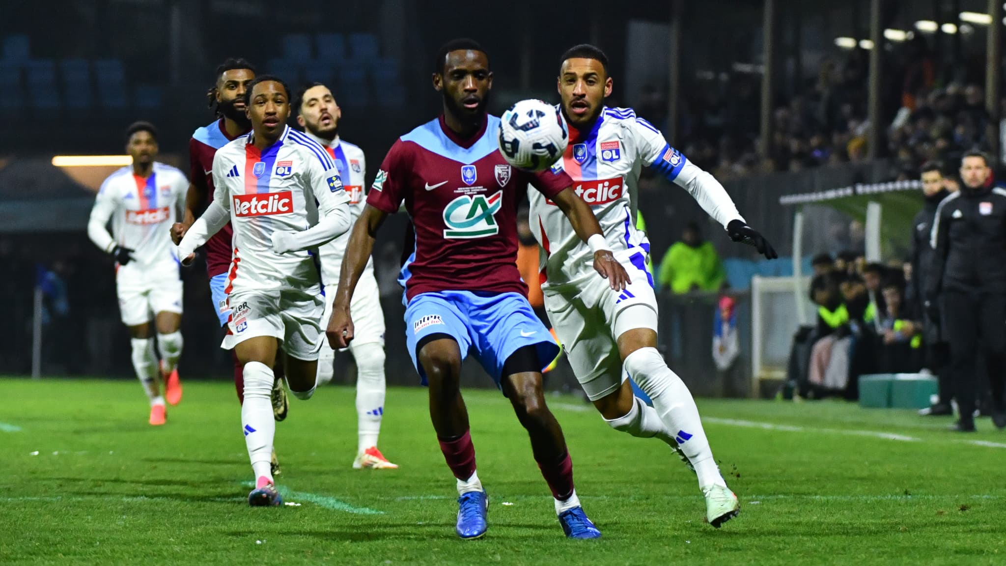 Bourgoin-Jallieu–OL: énorme claque pour l'OL, éliminé aux tirs au but ...