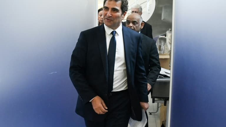 Christian Jacob, président de LR,arrive au siège du parti à Paris le 11 avril 2022