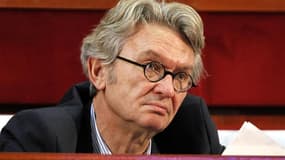 Jean-Claude Mailly, secrétaire général de Force ouvrière (FO), estime dans une interview au Parisien-Aujourd'hui en France publiée mardi que le gouvernement commet une erreur économique et sociale en ne revalorisant pas le smic. /Photo d'archives/REUTERS/