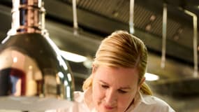 La chef étoilée Hélène Darroze participera à l'Inside Krug's Kitchen, une expérience culinaire autour du célèbre champagne qui aura lieu à Paris du 24 au 30 septembre.