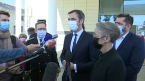 Le ministre de la Santé, Olivier Véran, lors d'un déplacement sur la vaccination le 24 avril 2021.