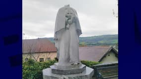 Une photo de la statue Béatrice de Savoie décapitée prise par la mairie des Échelles mardi 31 octobre 2023. 