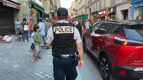 Un policier lors de la fête de la musique