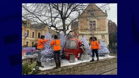 Des sapins installés par la mairie d'Etampes ont été dérobés.
