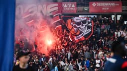 Des supporters de Boulogne-sur-Mer pendant le barrage d'accession à la L2 contre Clermont, le 20 mai 2025