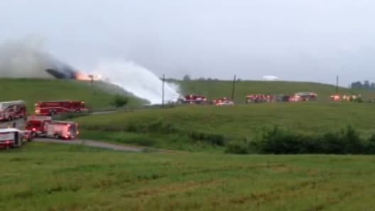 Le crash a provoqué une épaisse colonne de fumée.