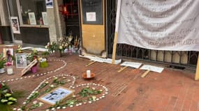 Une marche blanche, le 26 août 2023, à Grasse après l'incendie d'un immeuble qui a coûté la vie à trois personnes.