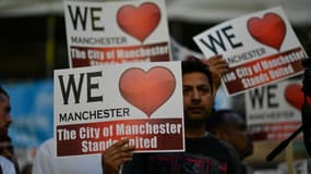 Une manifestation en hommage aux victimes de l'attentat de Manchester le 26 mai 2017
