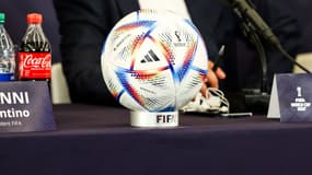 Le ballon qui sera utilisé pour la Coupe du monde au Qatar en 2022.